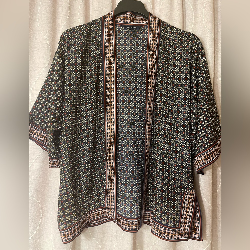 When you’re confident and you have this beautiful  blouse on sky is the limit